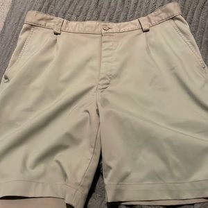 tan size 36 mens under armor shorts